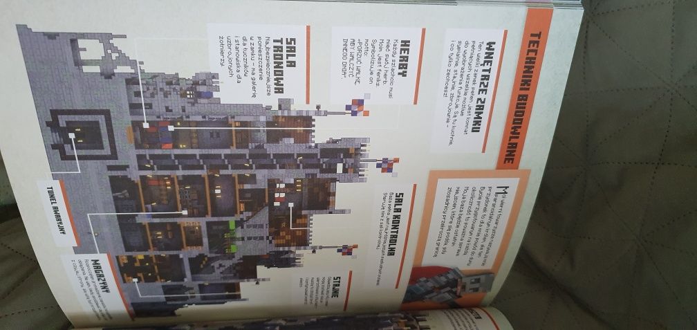MINECRAFT Niesamowite bazy  - poradnik budowania ksiąka nowa