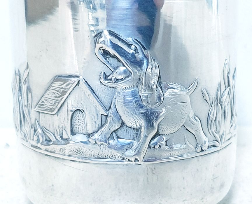 Amoroso antigo copo de criança com cãozinho em prata portuguesa