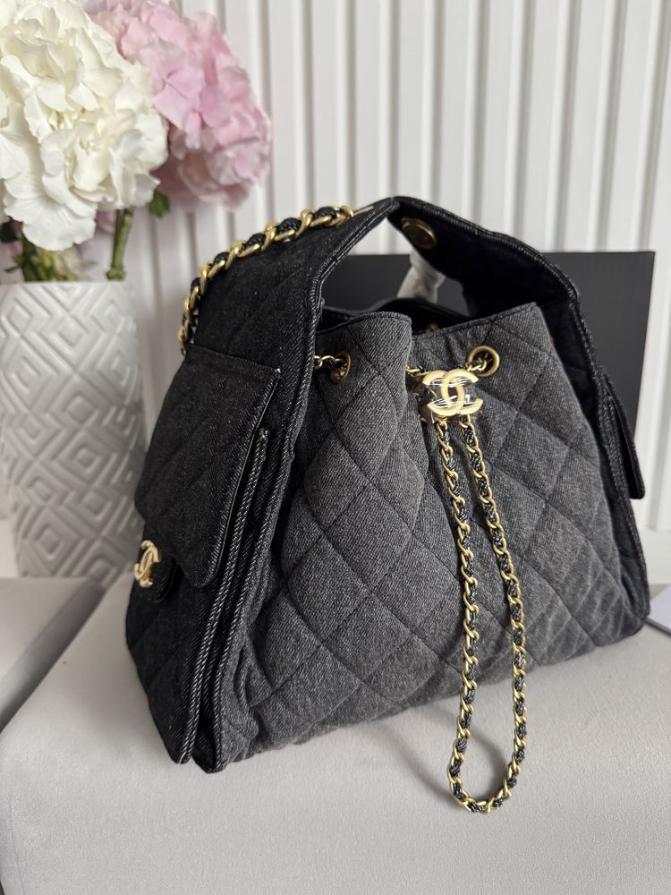 Chanel hobo demin