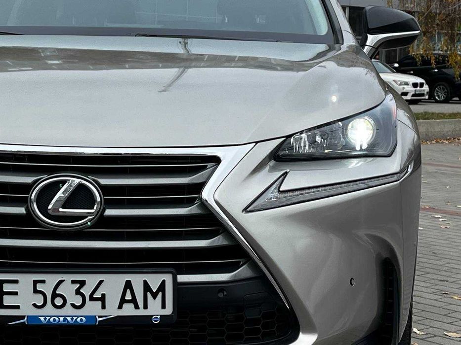 Lexus NX 2015 2,0 бензин