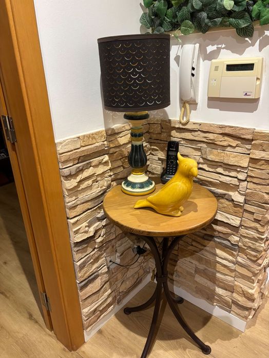 Mesa madeira com pés ferro forjado