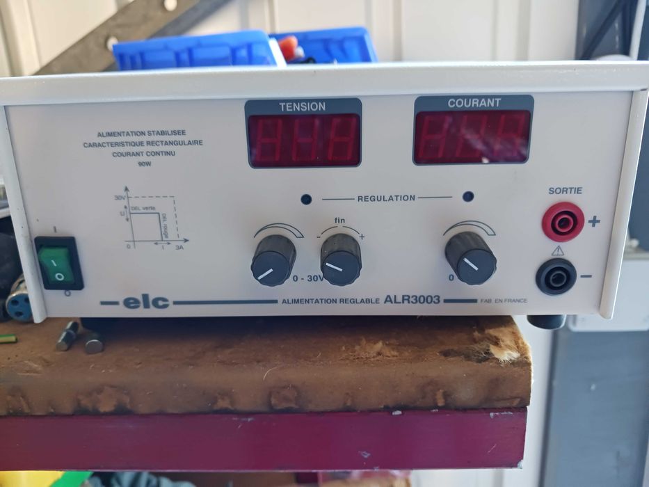 Fonte de alimentação ALR3003