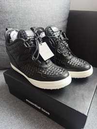 Sneakersy na koturnie Carmela 37 Nowe