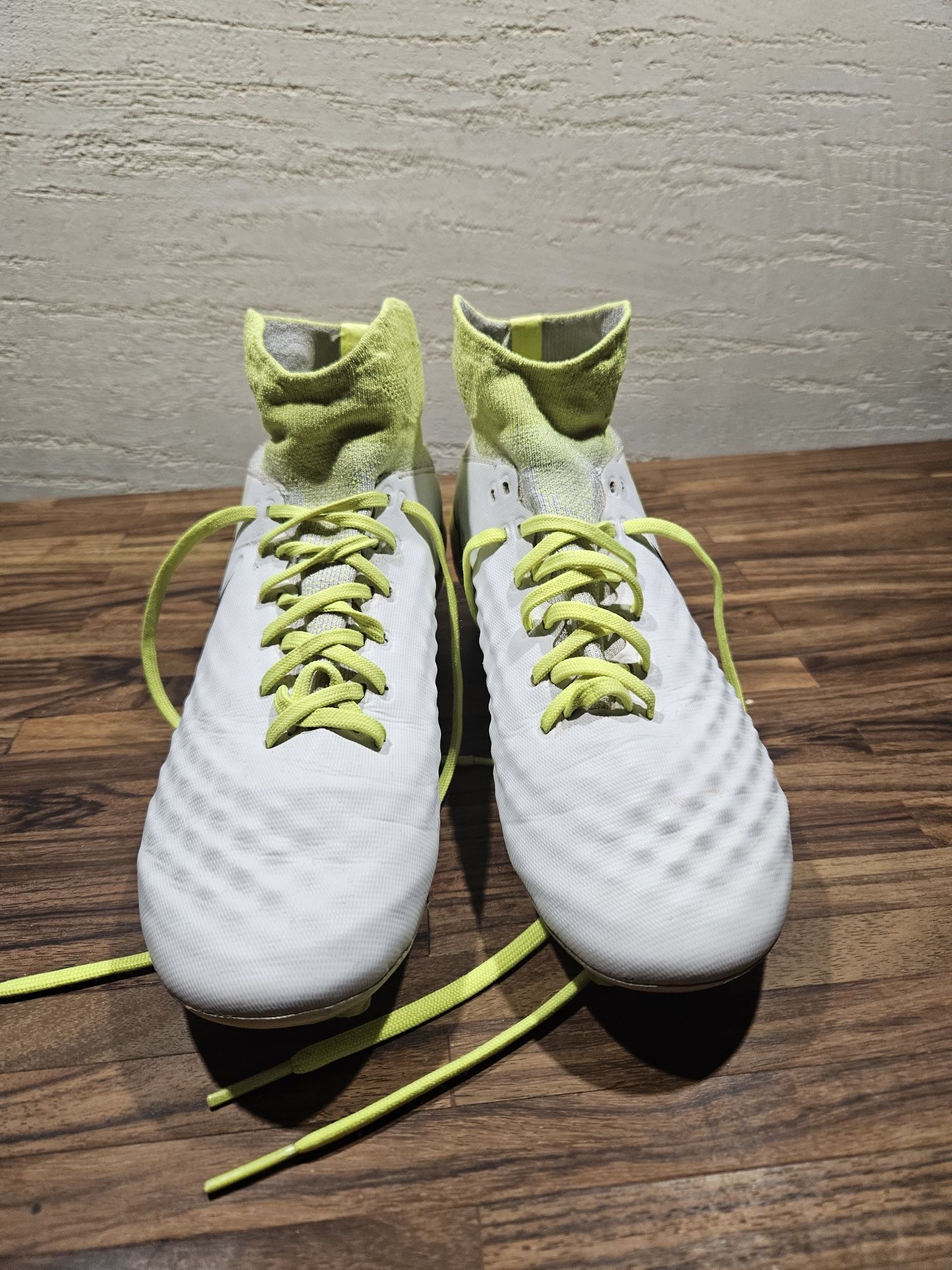 Korki NIKE magista obra 2 acc rozm 38