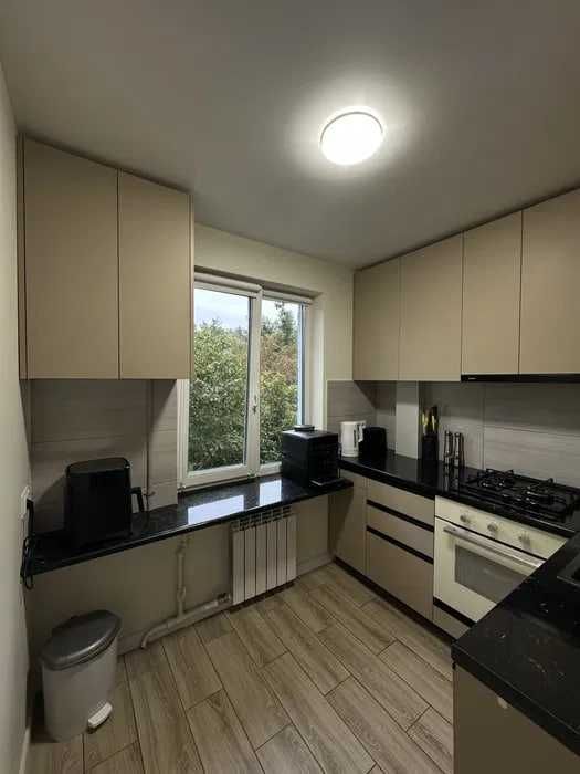 Двокімнатна квартира за адресою Олега Мудрака, 41.