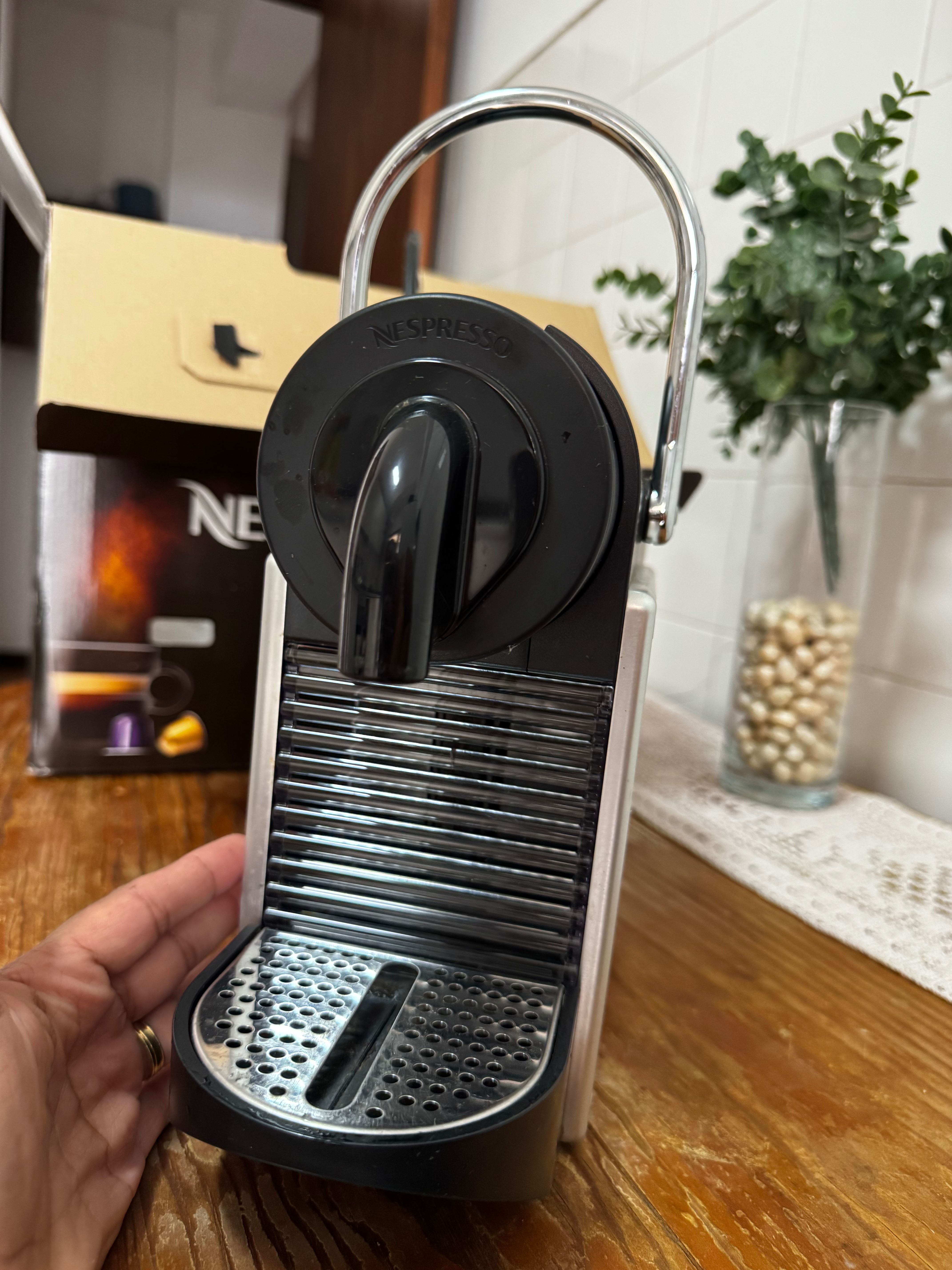Máquina de café Nespresso, como nova!