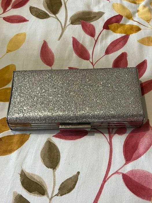 Carteira de Mão Elegante