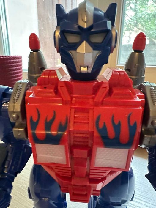 Інтерактивний робот Оптімус Прайм висотою 23 см