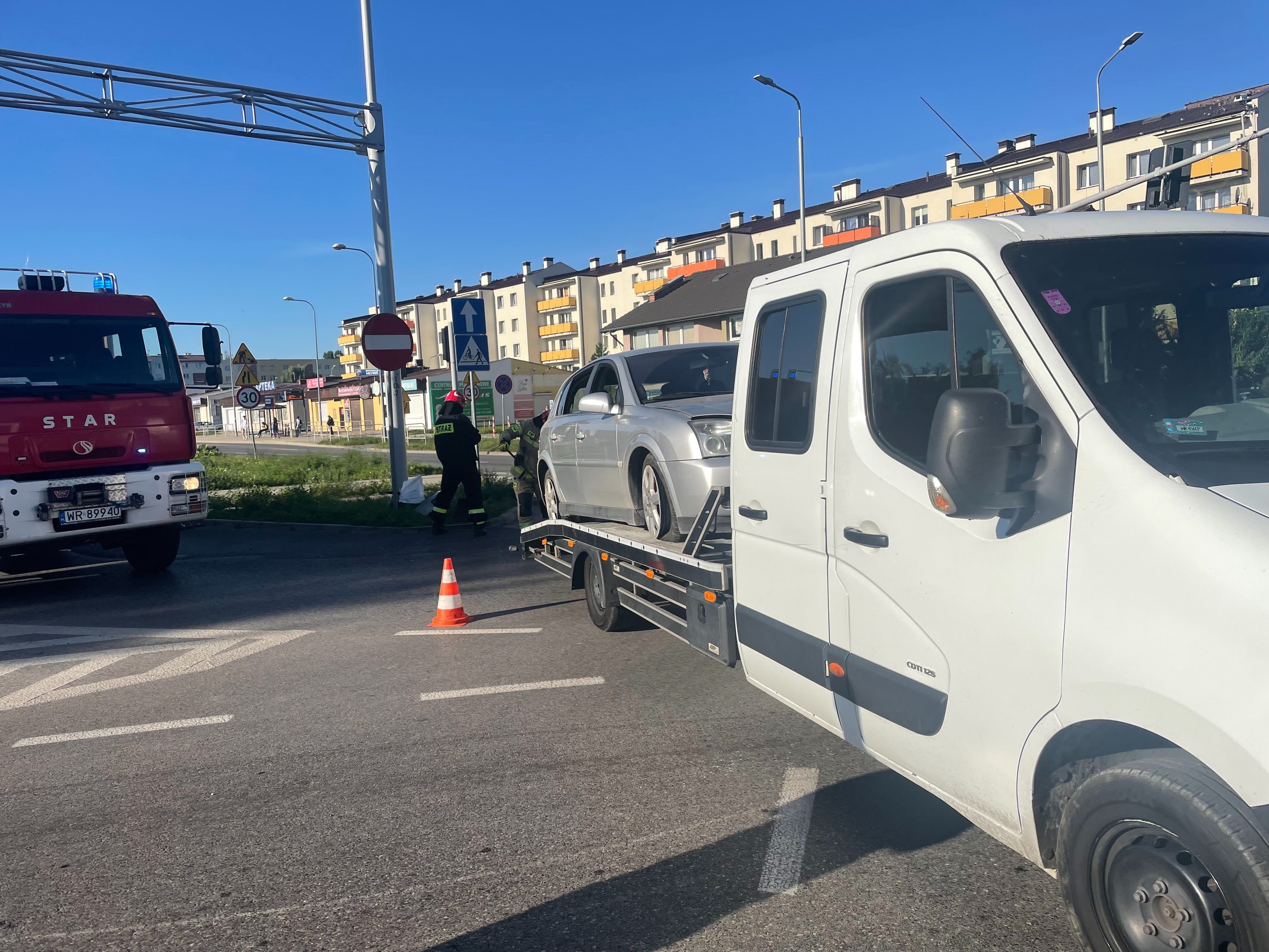 Pomoc Drogowa 24h laweta autolaweta wypadek awaria kolizja bus osobowe