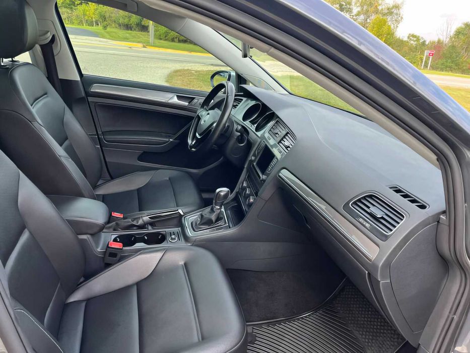 Volkswagen Golf      2017