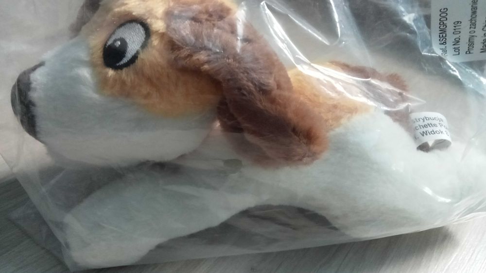 Miły pluszowy piesek