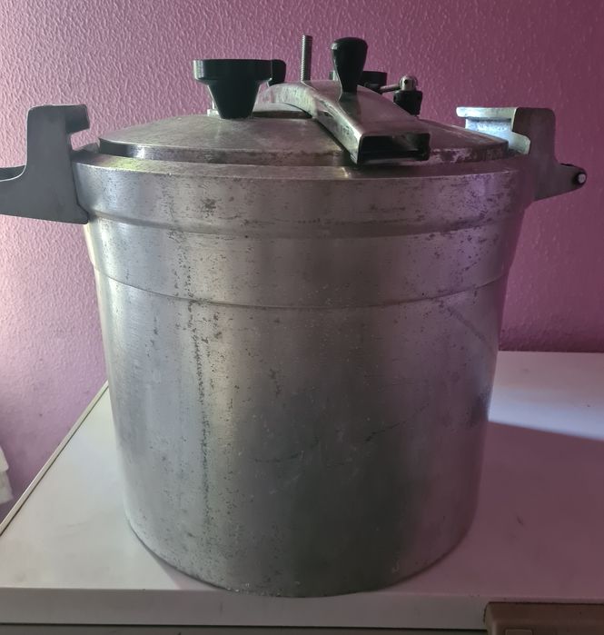 Varios equipos industriais