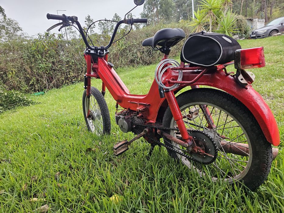 Motocicleta Casal (pedais/ mobilete) Possível conduzir sem carta.