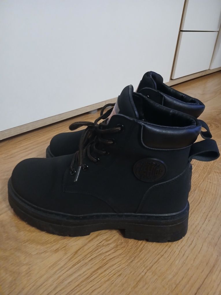Buty zimowe , trapery, śniegowce 40