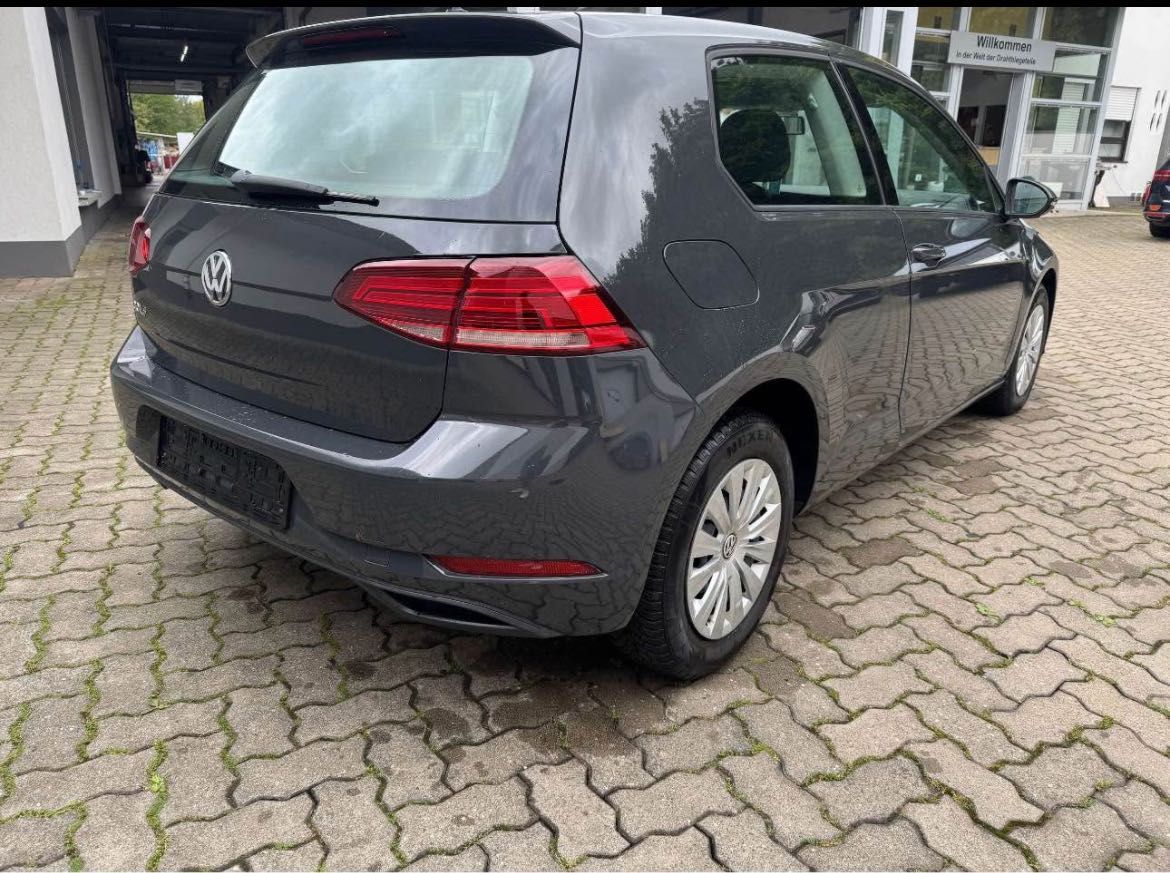 VW Golf 7 1.6 TDI Trendline * TOP *120 mil*
