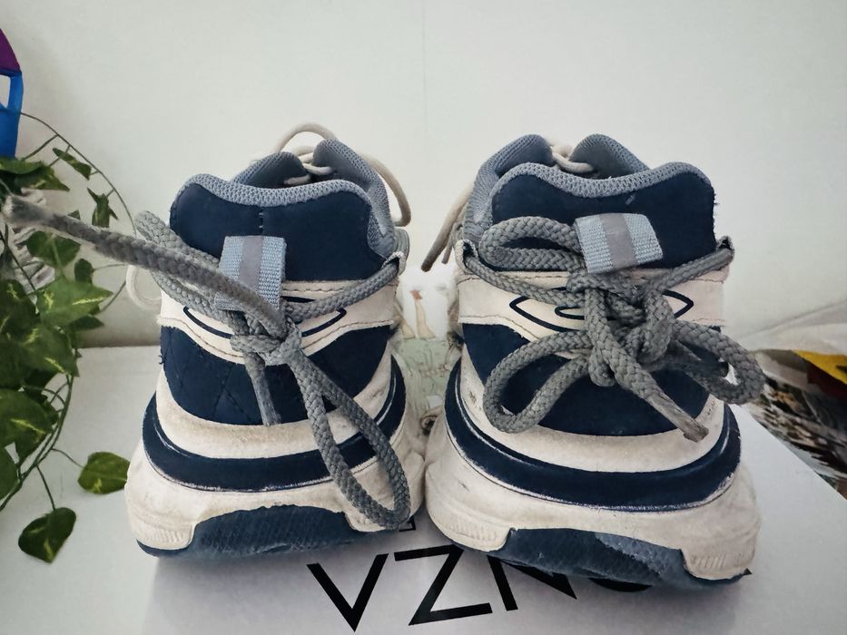 Кроссовки lonza модель sopra 38 размер