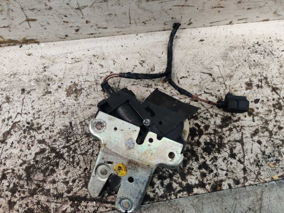 Audi A4 B6 B7 B8 A6 C6 Volkswagen Passat B6 CC Zamek Klapy Bagażnika