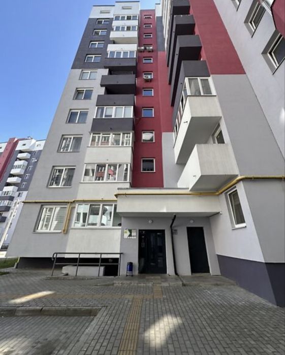 Продаж 3-кім двохярусноі квартири в зданому будинку