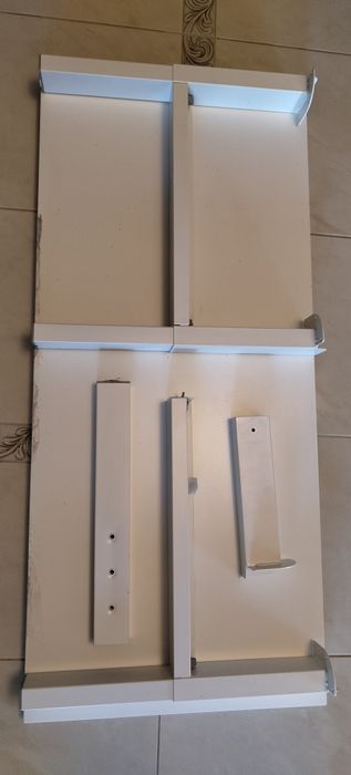 Biurko dziecięce Ikea - regulowane, rosnące