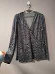 Elegancka czarna bluzka w panterke długie rękawy dekolt V 42-44 XL/XXL