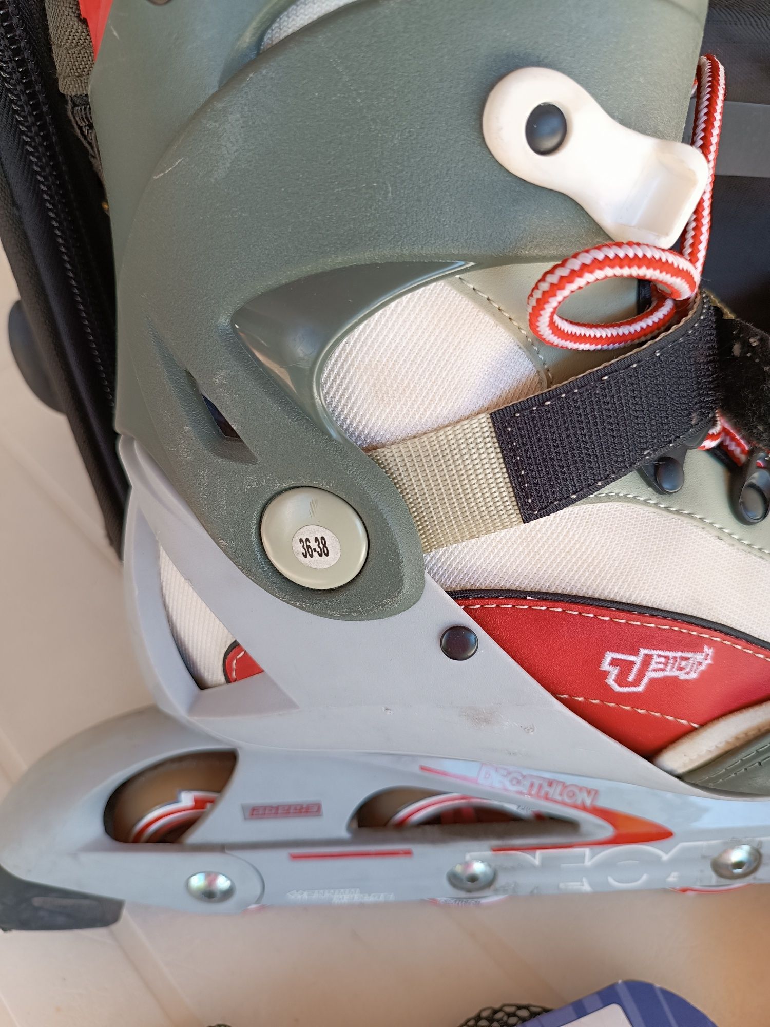 Patins, Proteções,Trolley e capacete