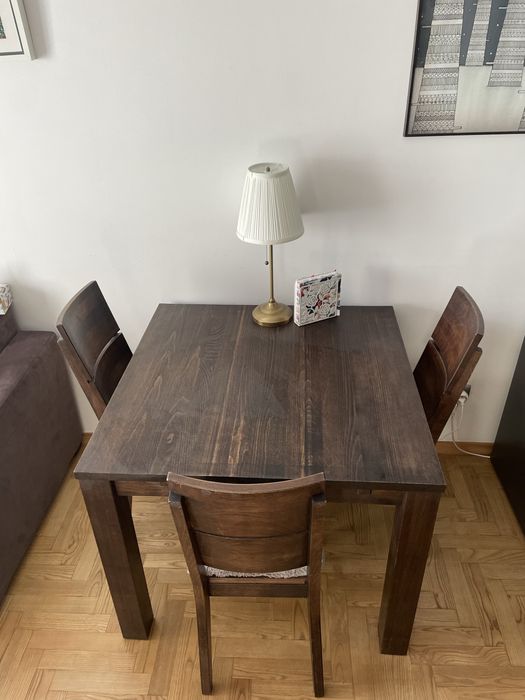 Stół drewniany z 4 krzeslami