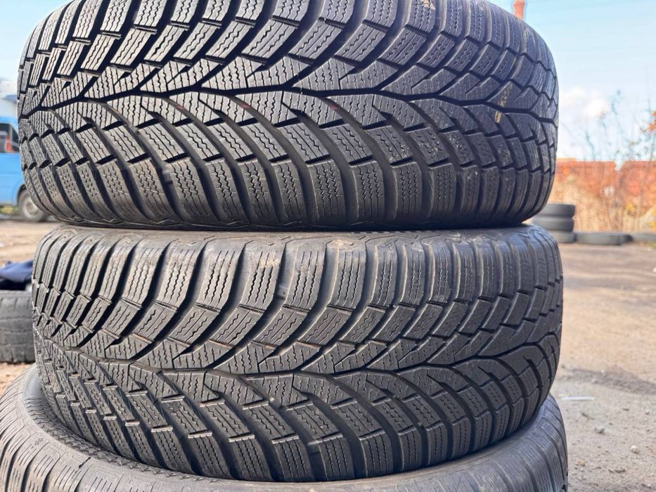 Зимові шини 215 60 R16 Continental