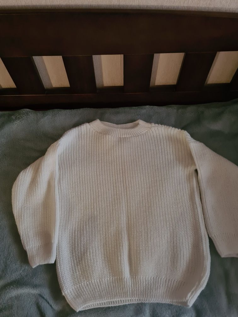 Вязанный  тёплый свитер