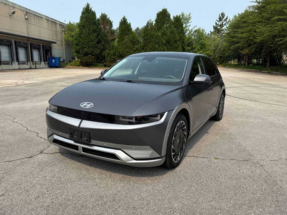 Hyundai Ioniq 5      2023