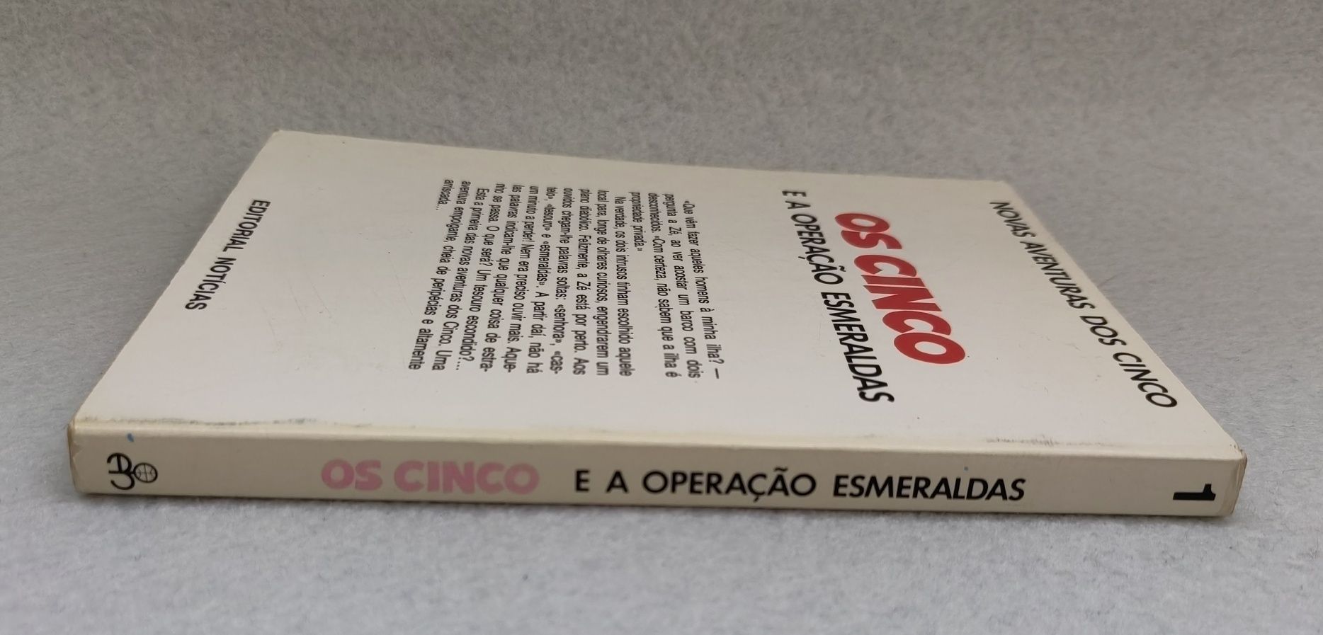 Livro "Os Cinco e a Operação Esmeraldas" de Enid Blyton