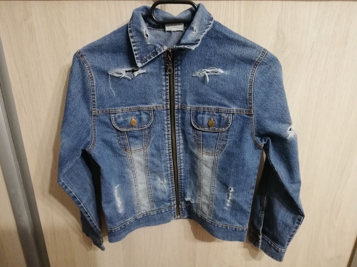 Kurtka jeans 140 dziury