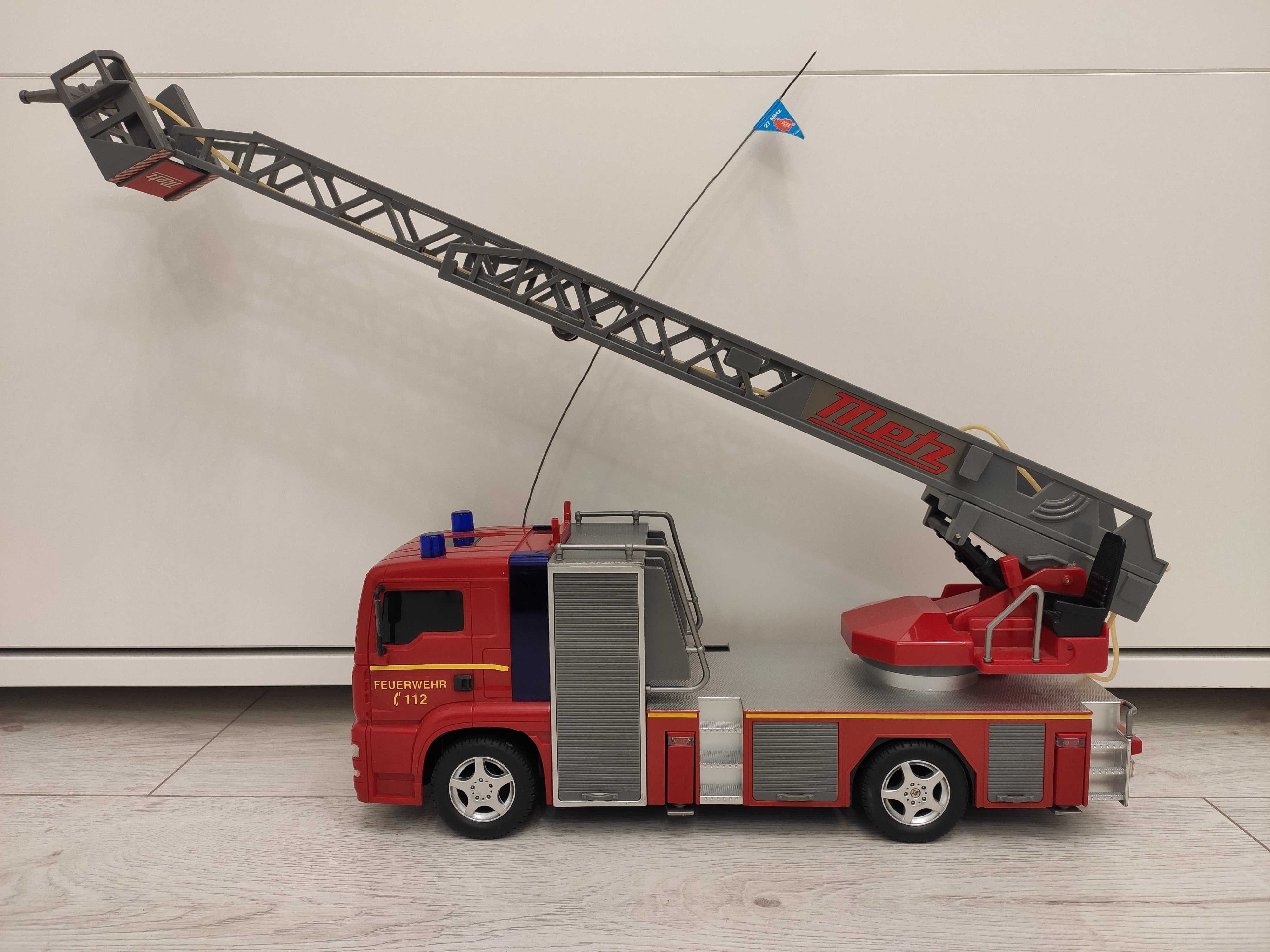 Dickie Toys Wóz strażacki zdalnie sterowany, świeci, z syreną