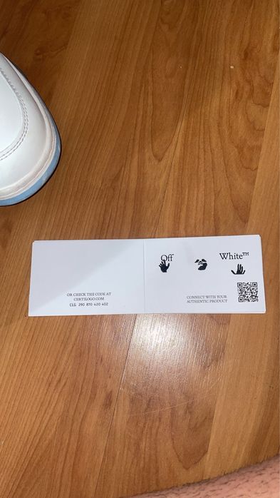 Saptilhas Off White out of office