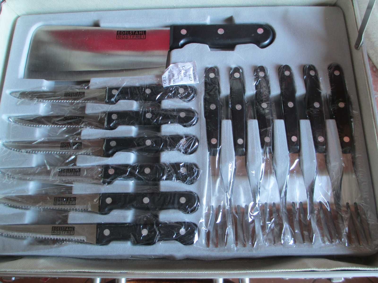 komplet noży + sztućce w walizce