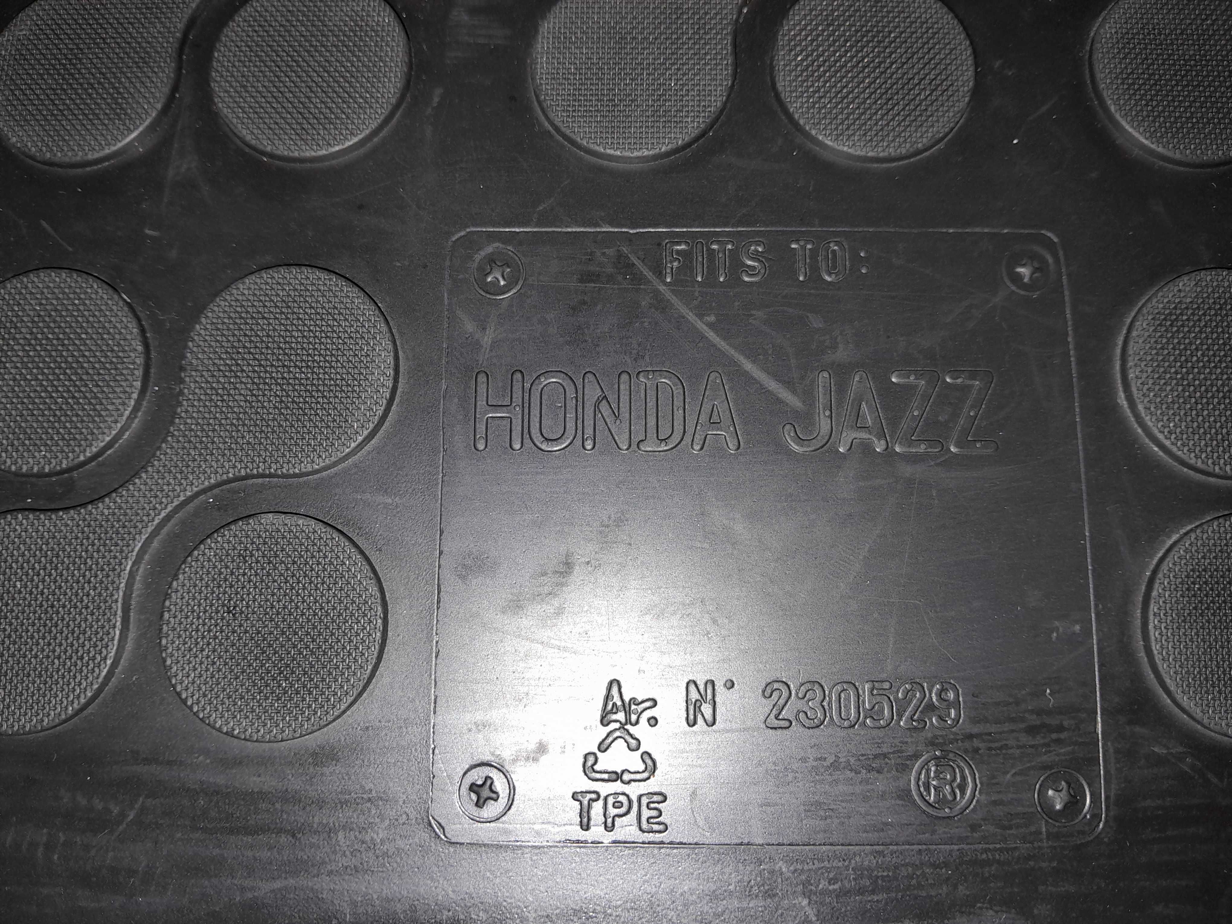 Honda Jazz kit  pneu suplente e tapetes borracha , Seat e VW