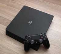 PlayStation 4 slim 1 TB, pad