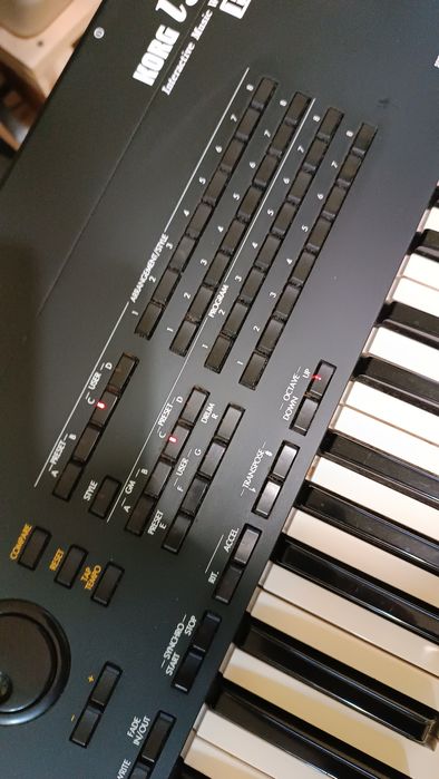 Синтезатор "Korg i30"стан чудовий