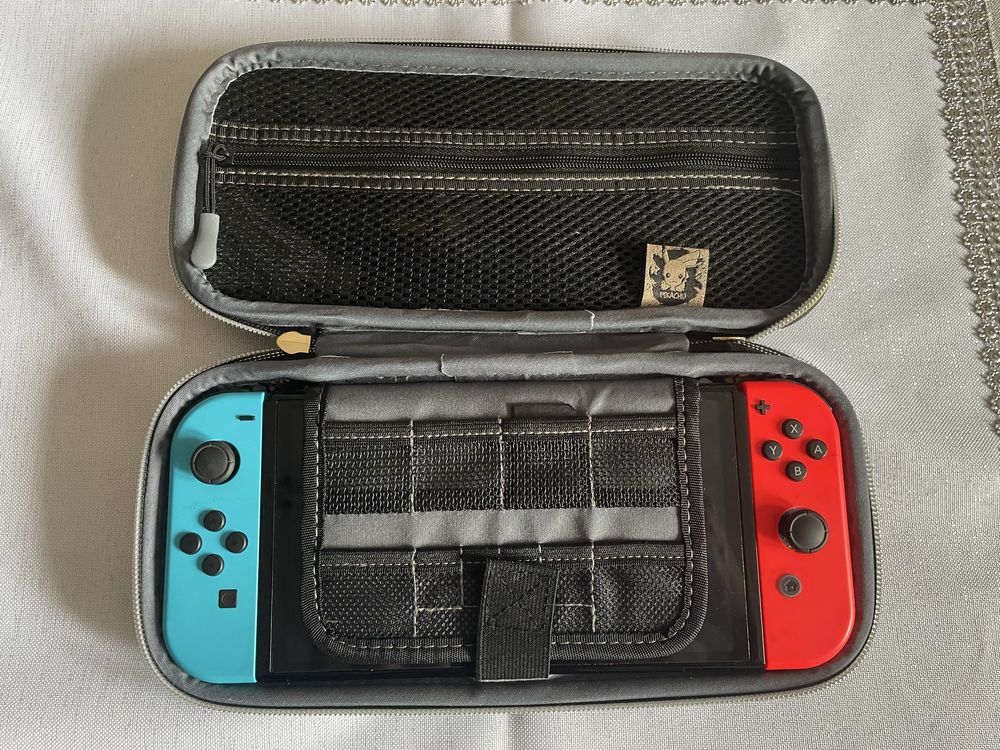 Nintendo Switch OLED + pokrowiec