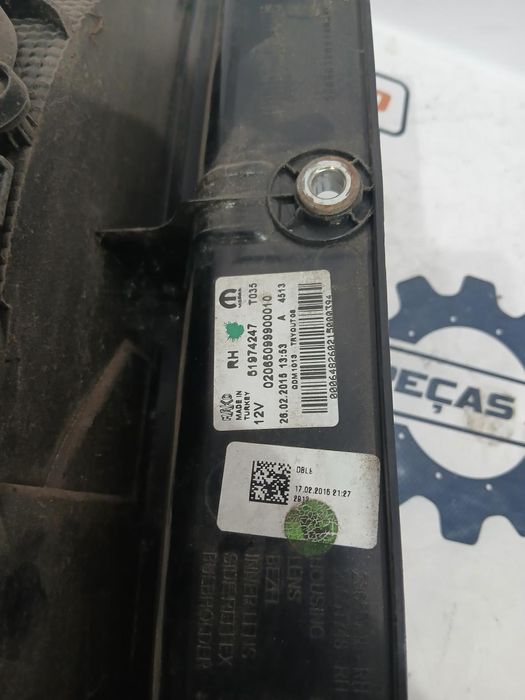 FAROLIM DIREITO BRANCA FIAT DOBLO 1.6MJET 2012-2016 ANO: 2015