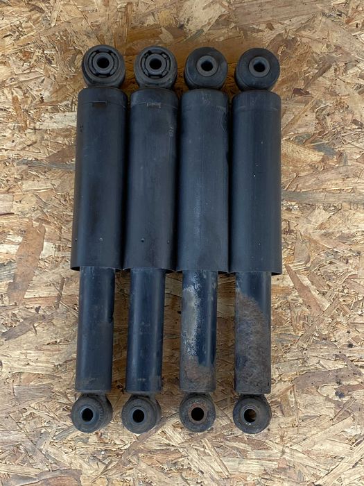 Амортизатори задні на Мерседес Віто W639 амортизатори Vito Viano