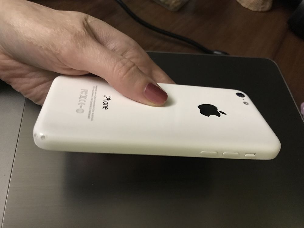 Мобільний телефон Apple iPhone 5C