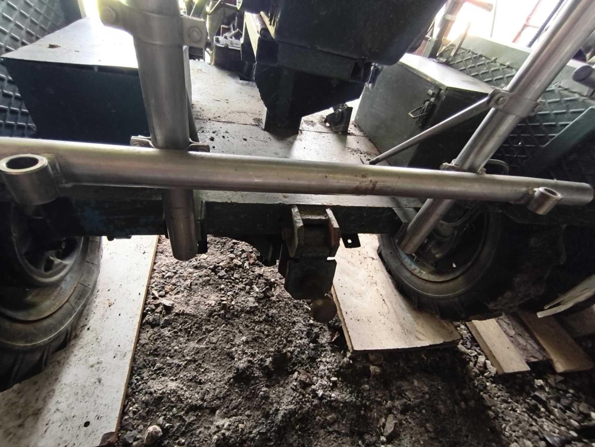 Traktor-papaj silnik S10 diesel