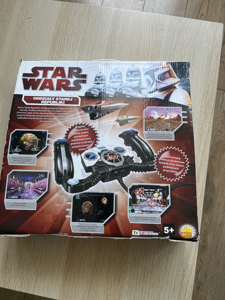 Kontroler z wbudowanymi grami starwars cobi.