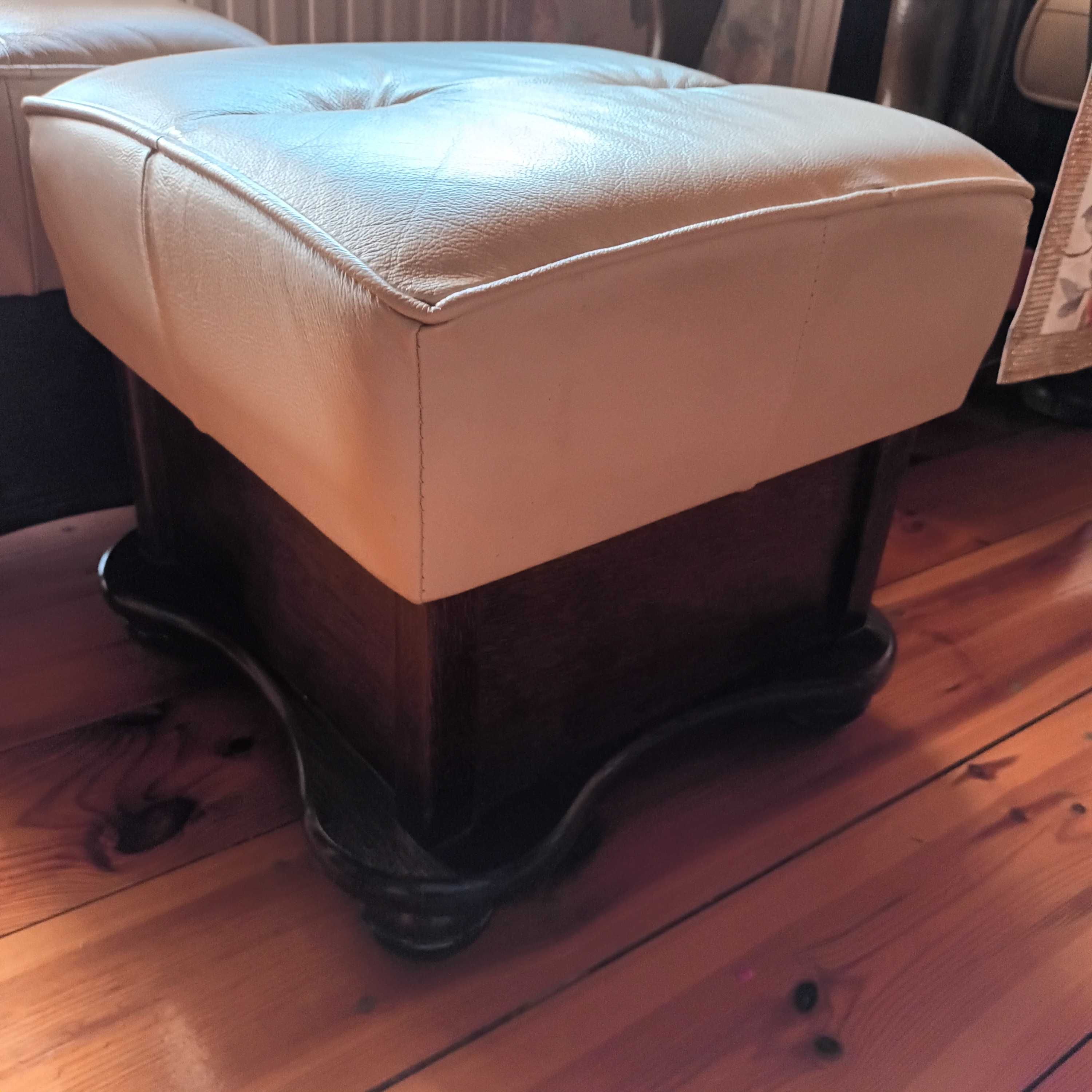 Skórzany zestaw wypoczynkowy, sofa i pufy