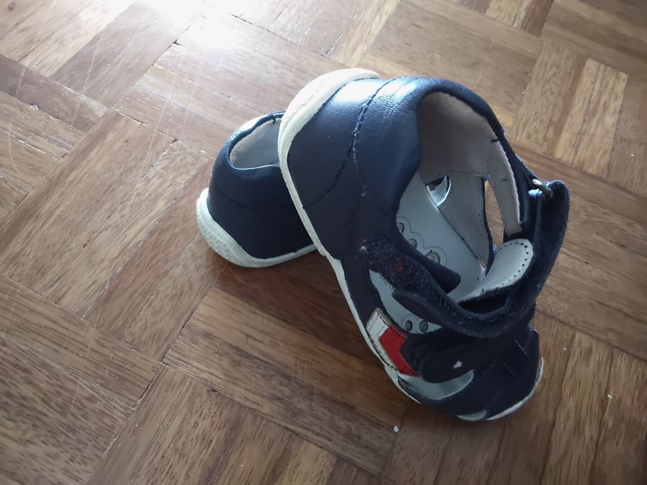 Sandálias de bebê, pouco usadas.Marca Chicco.