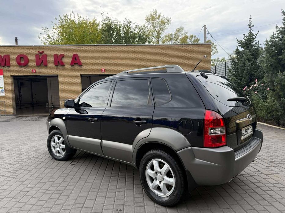 Hyundai Tucson 2008 г 2.0 л дизель, механика, полный привод