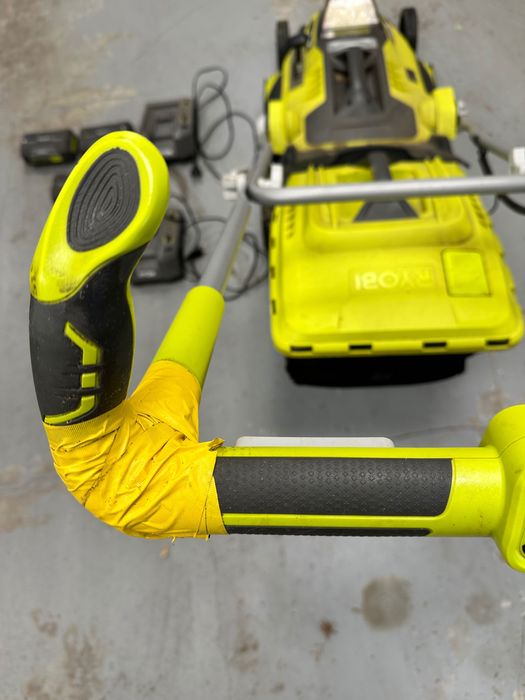 Kosiarka akumulatorowa Ryobi RLM36X46L5F z bateriami i ładowarkami