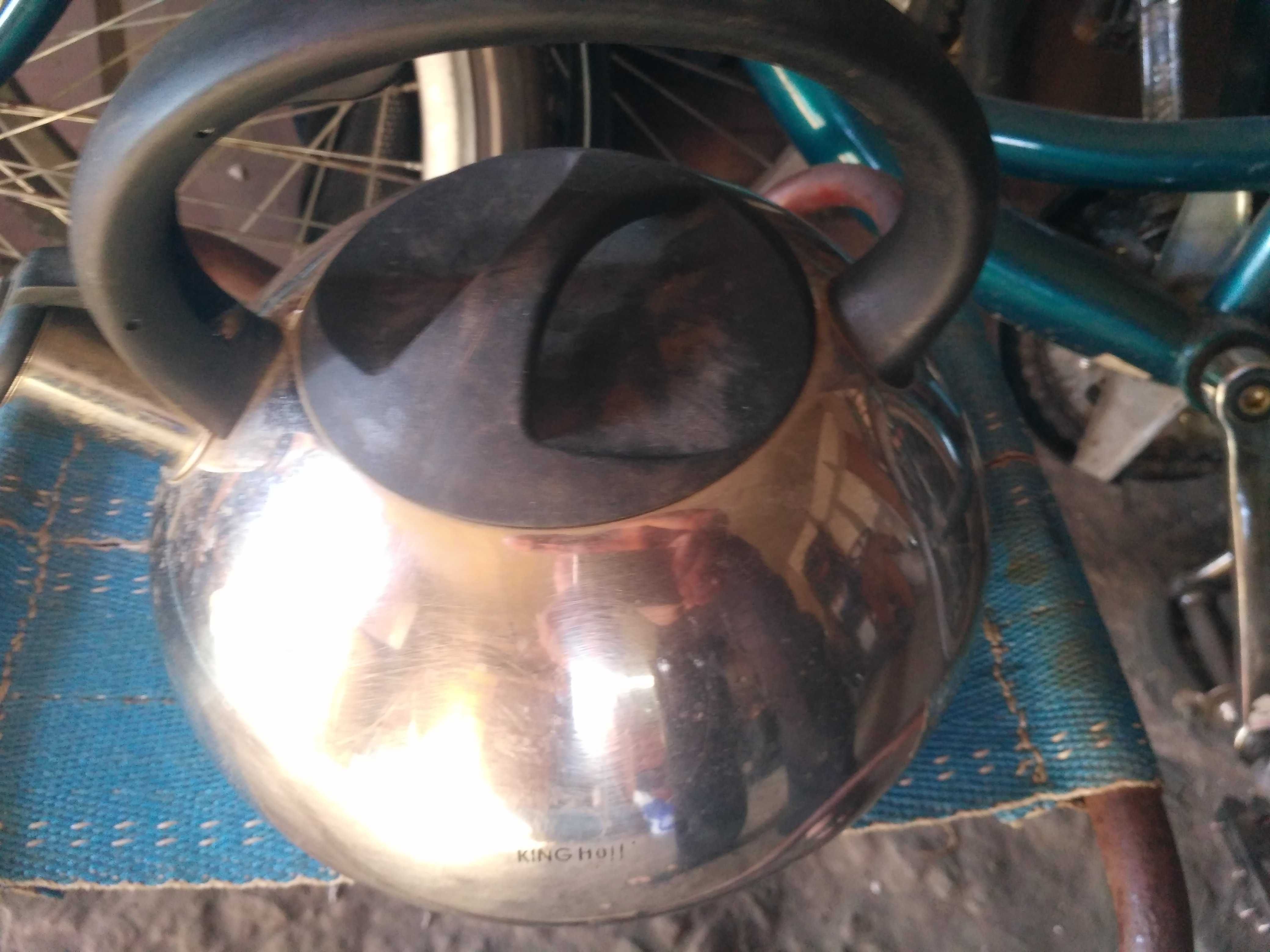 Продам чайник со свистком