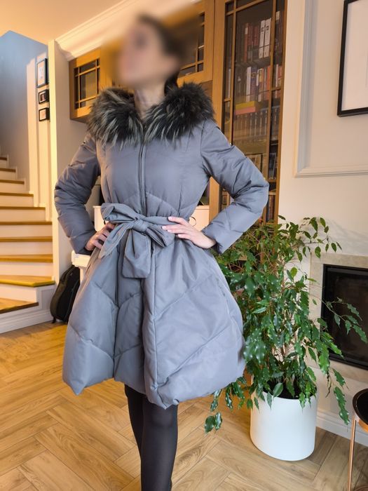 Kurtka Elisabetta Franchi – luksusowy model z prawdziwym puchem