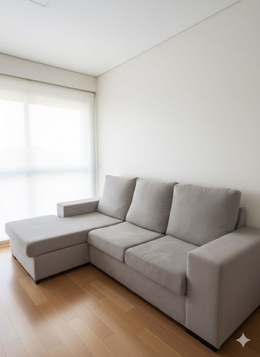Sofá 3 Lugares com Chaise Longue | Cinza Claro (Excelente Estado)